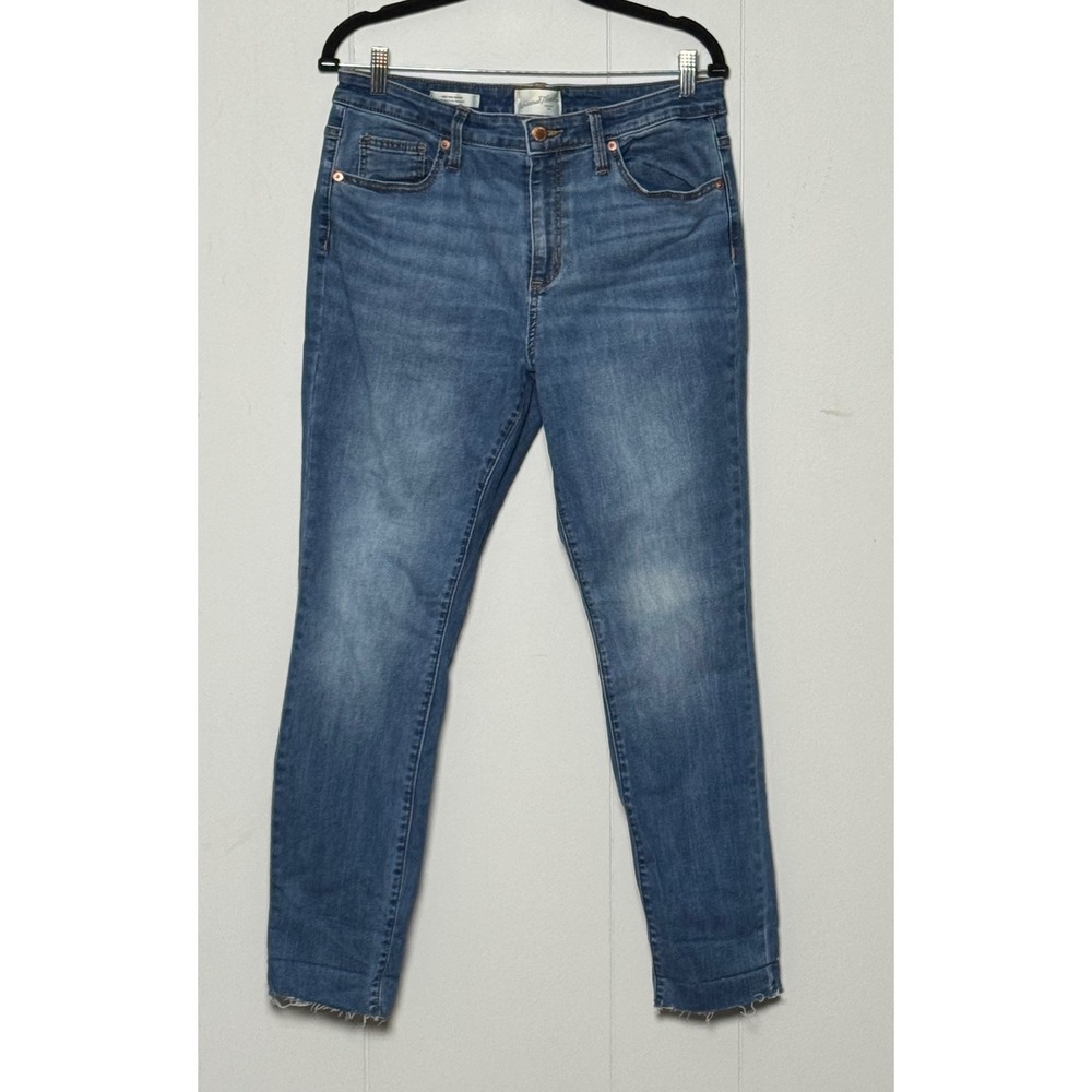Universal Thread Women's High Rise Skinny Jeans Blue Raw Hem Size 12/31R